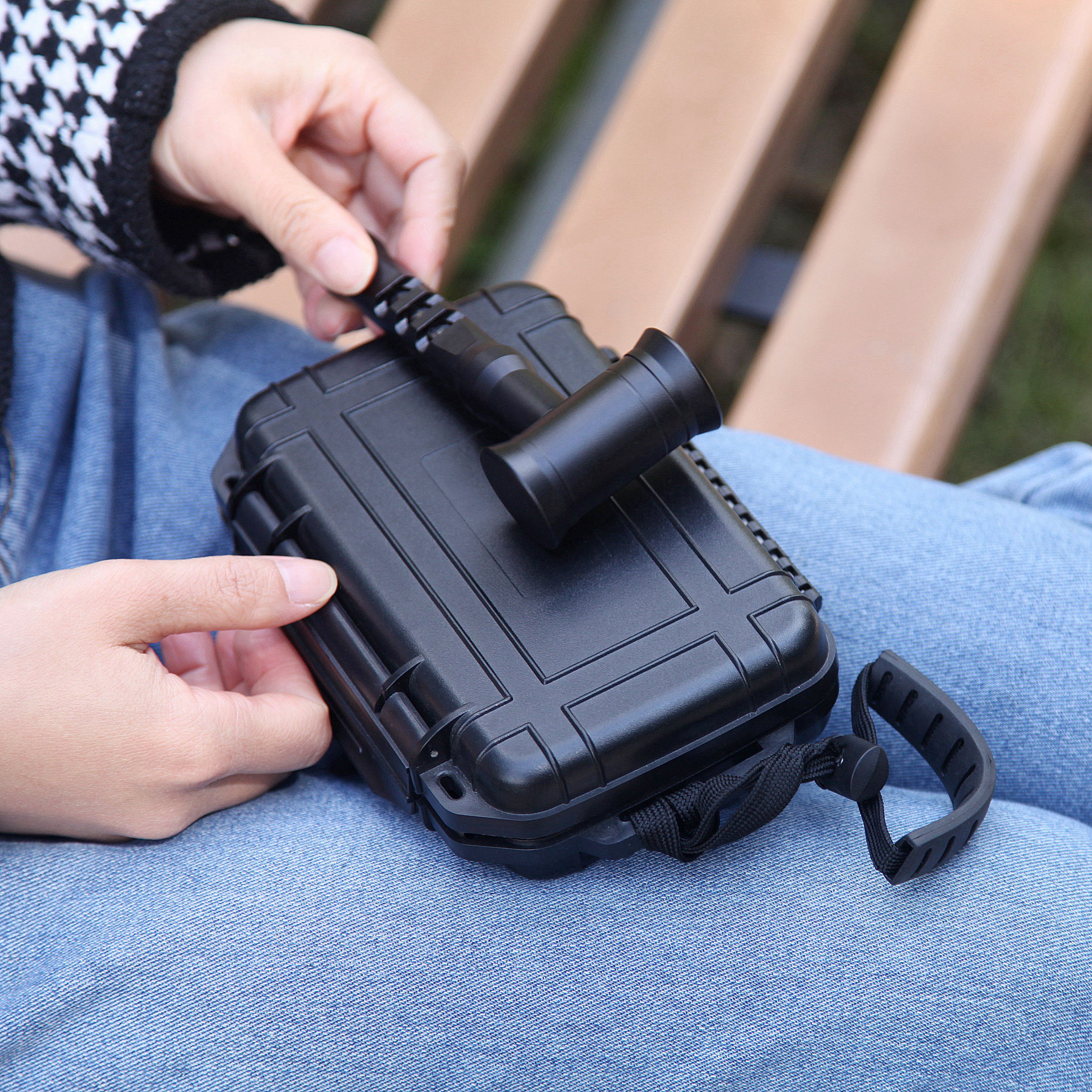 2001